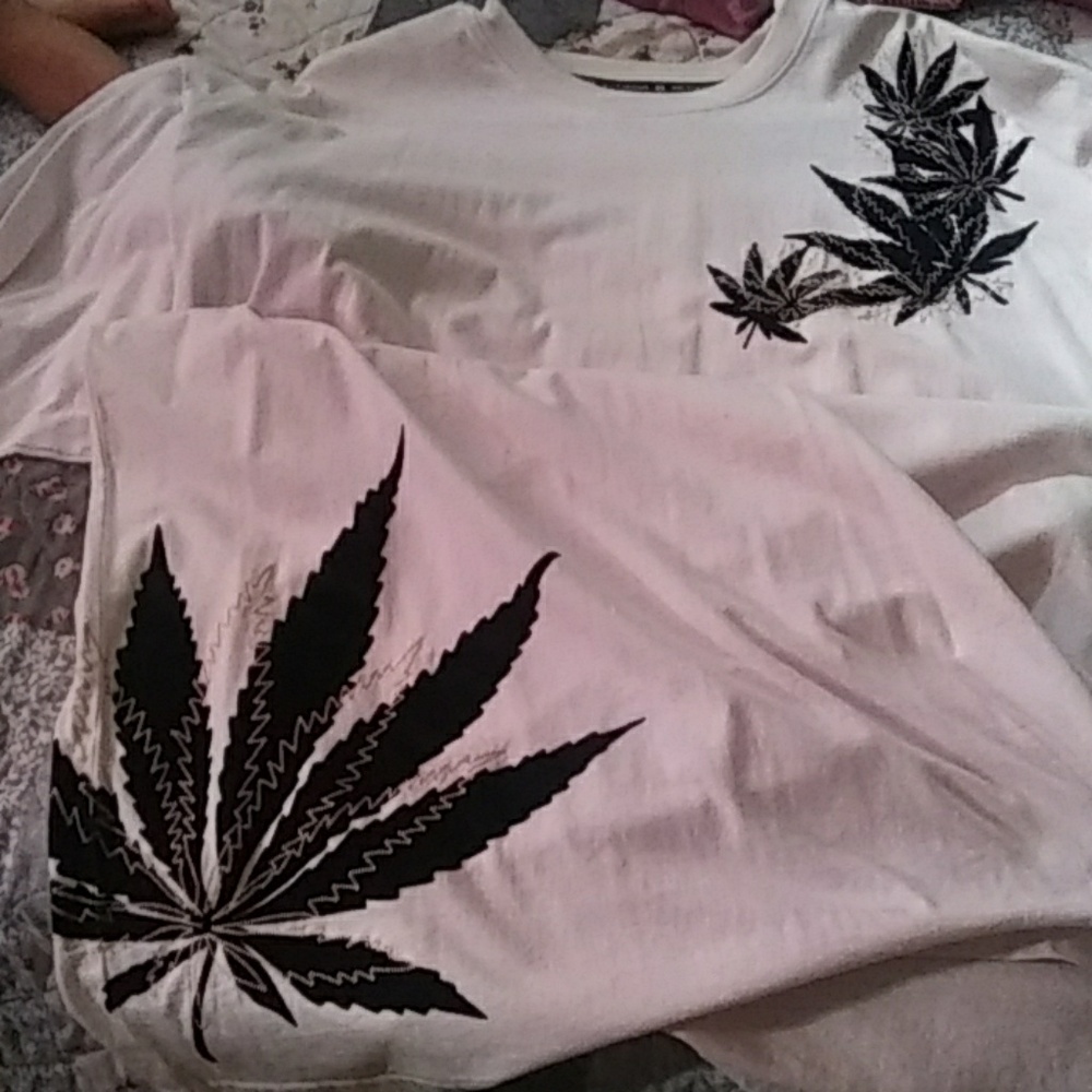 Men's bud leaf t shirt